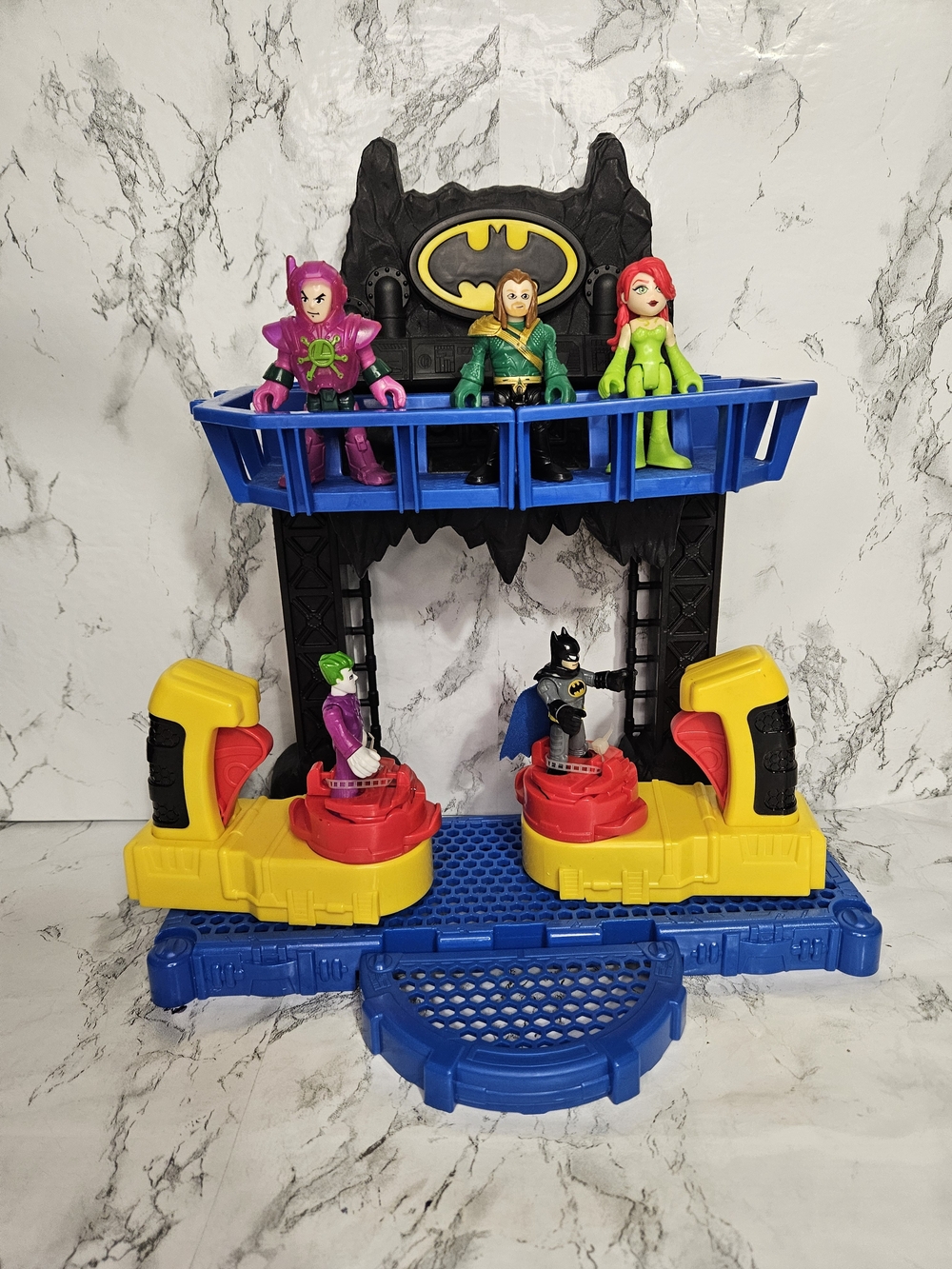 Fisher-Price Imaginext DC Super Friends Battle BatCave With 5 Figures